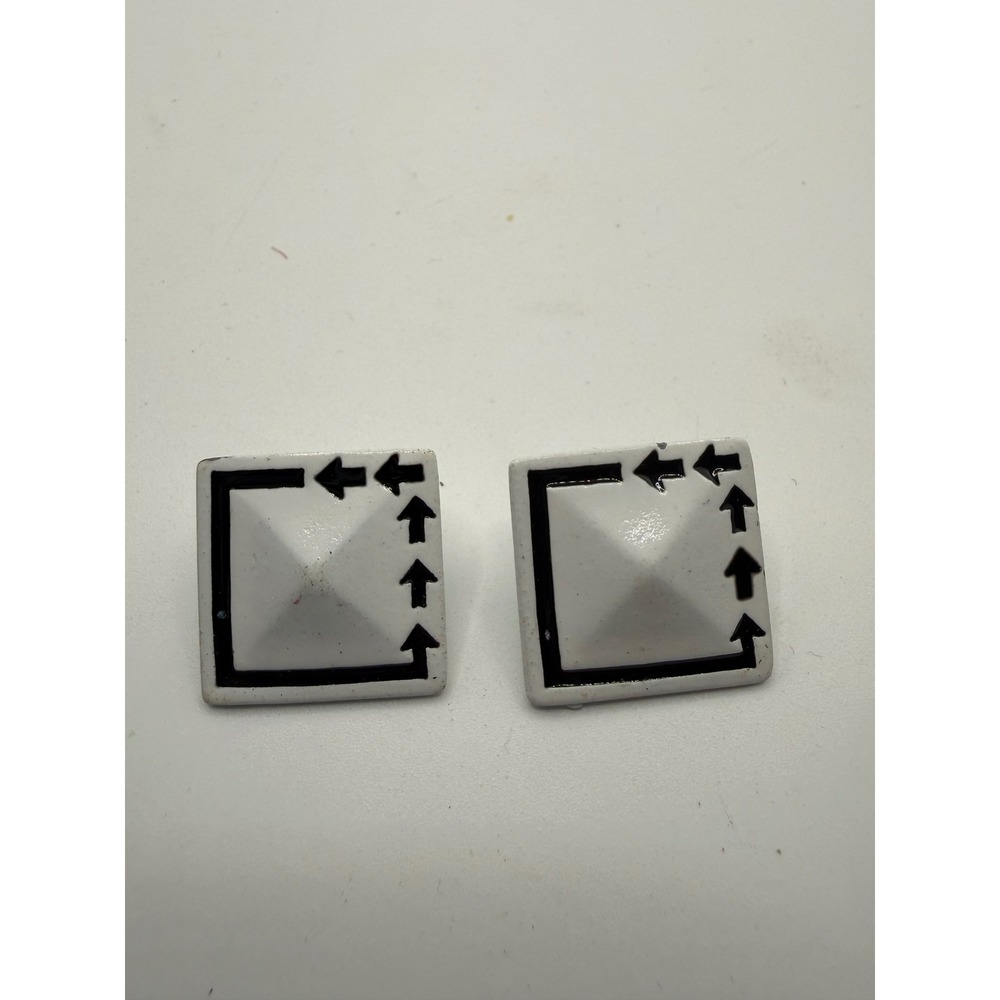 Vintage‎ 80s Geometric White Enamel Square Pyramid Stud Earrings Black Arrow